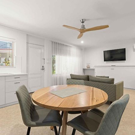 Moonlight Bay Suites Брум Экстерьер фото