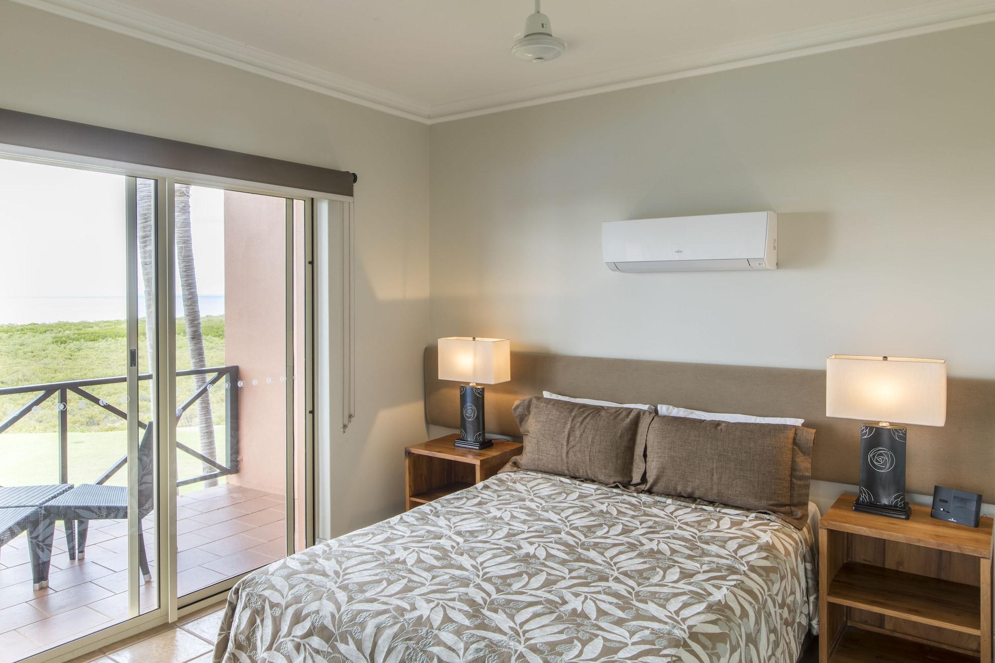 Moonlight Bay Suites Брум Экстерьер фото