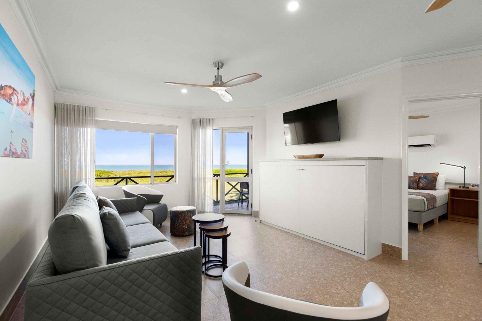 Moonlight Bay Suites Брум Экстерьер фото
