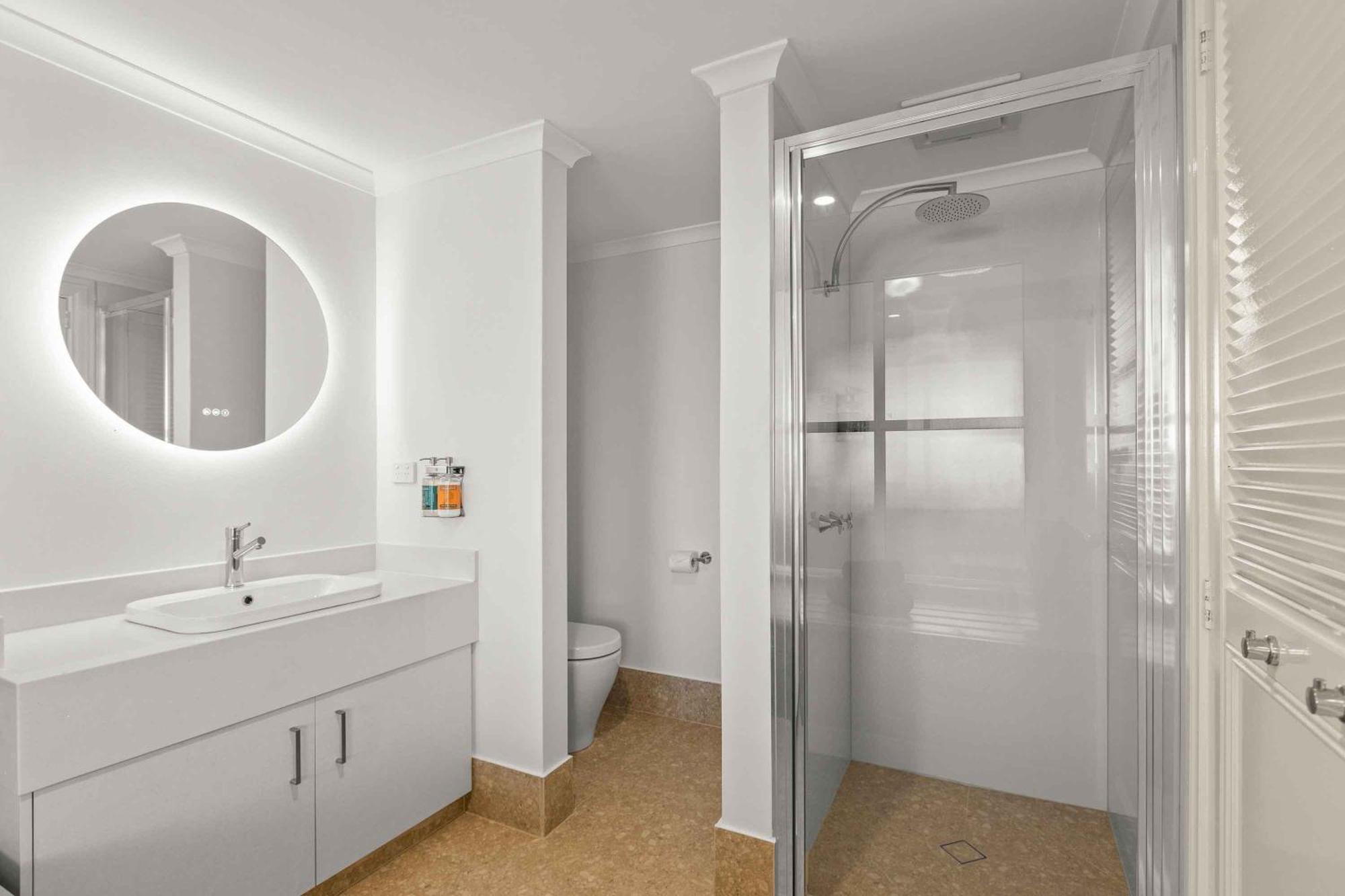 Moonlight Bay Suites Брум Экстерьер фото