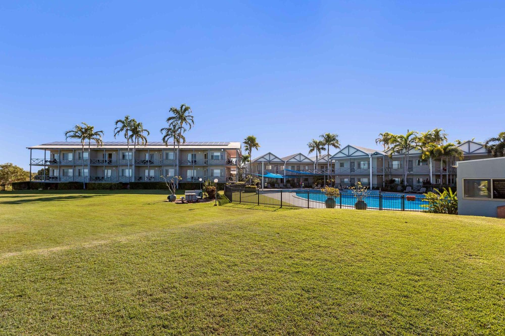 Moonlight Bay Suites Брум Экстерьер фото