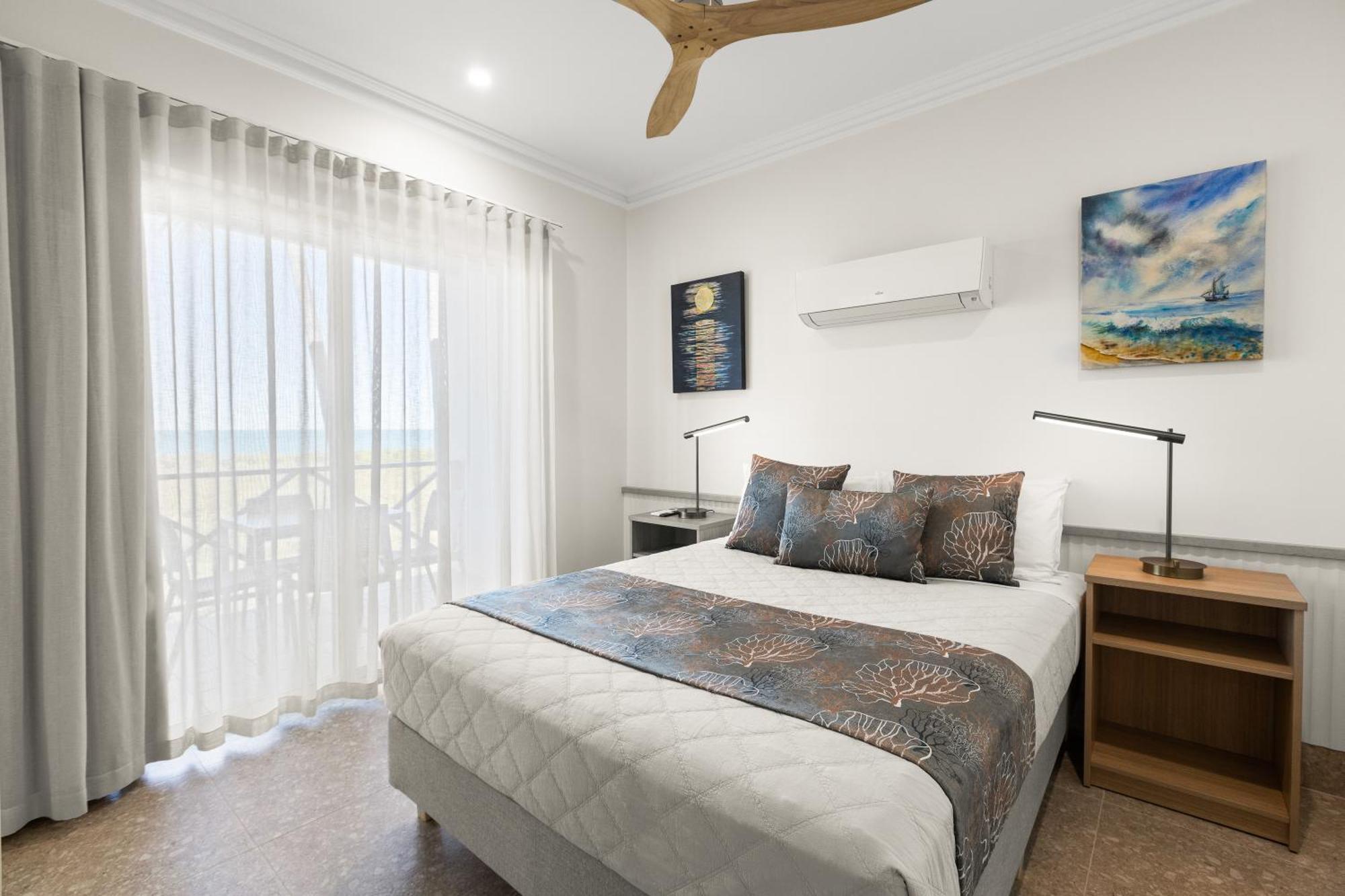 Moonlight Bay Suites Брум Экстерьер фото