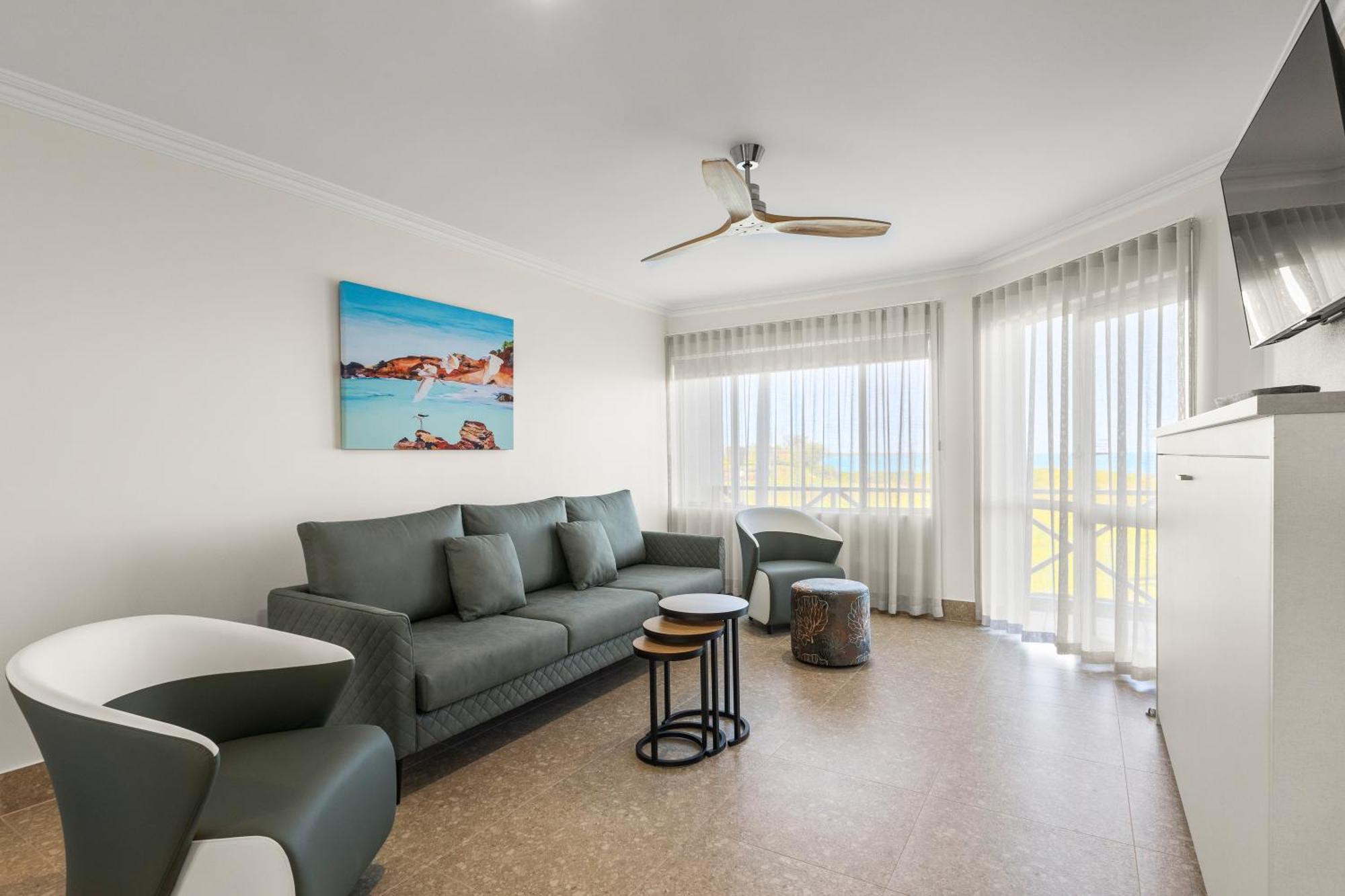 Moonlight Bay Suites Брум Экстерьер фото