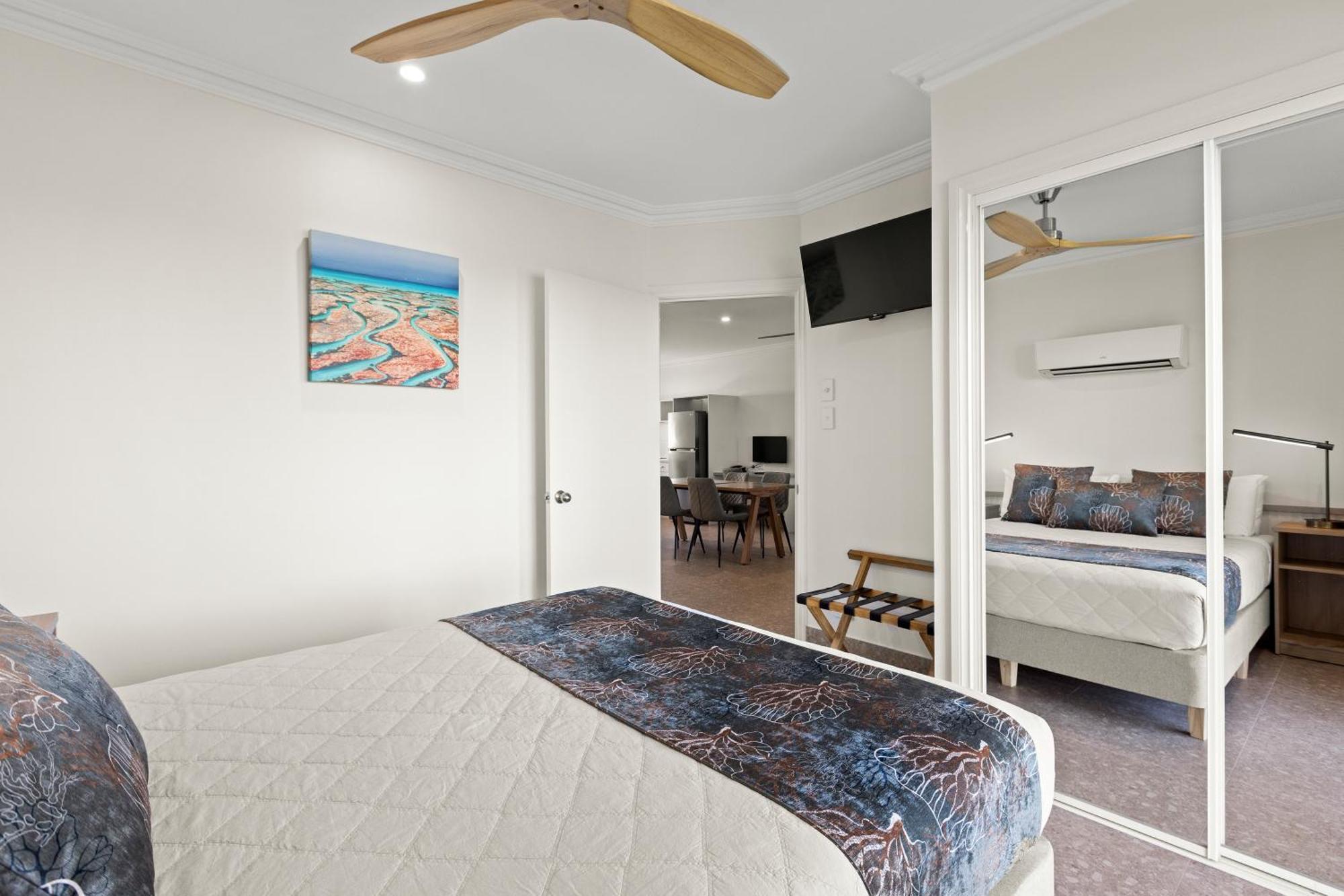 Moonlight Bay Suites Брум Экстерьер фото