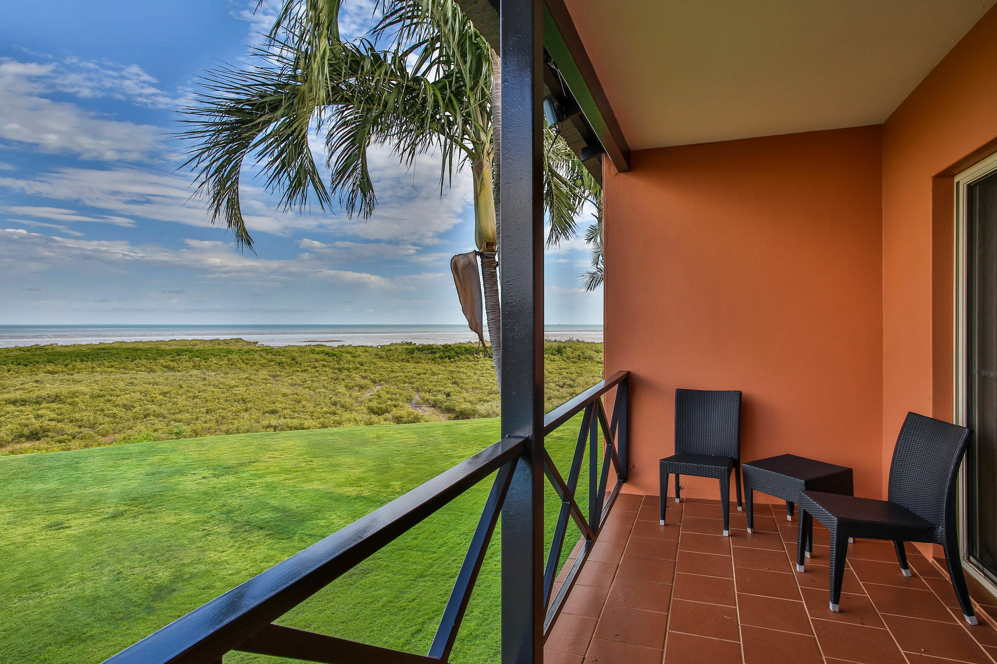 Moonlight Bay Suites Брум Экстерьер фото
