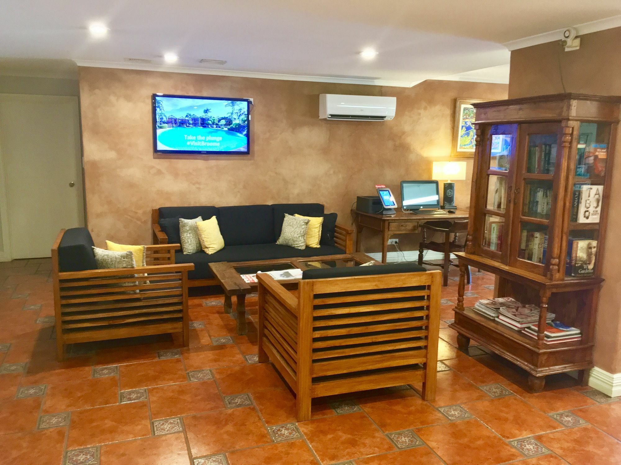 Moonlight Bay Suites Брум Экстерьер фото
