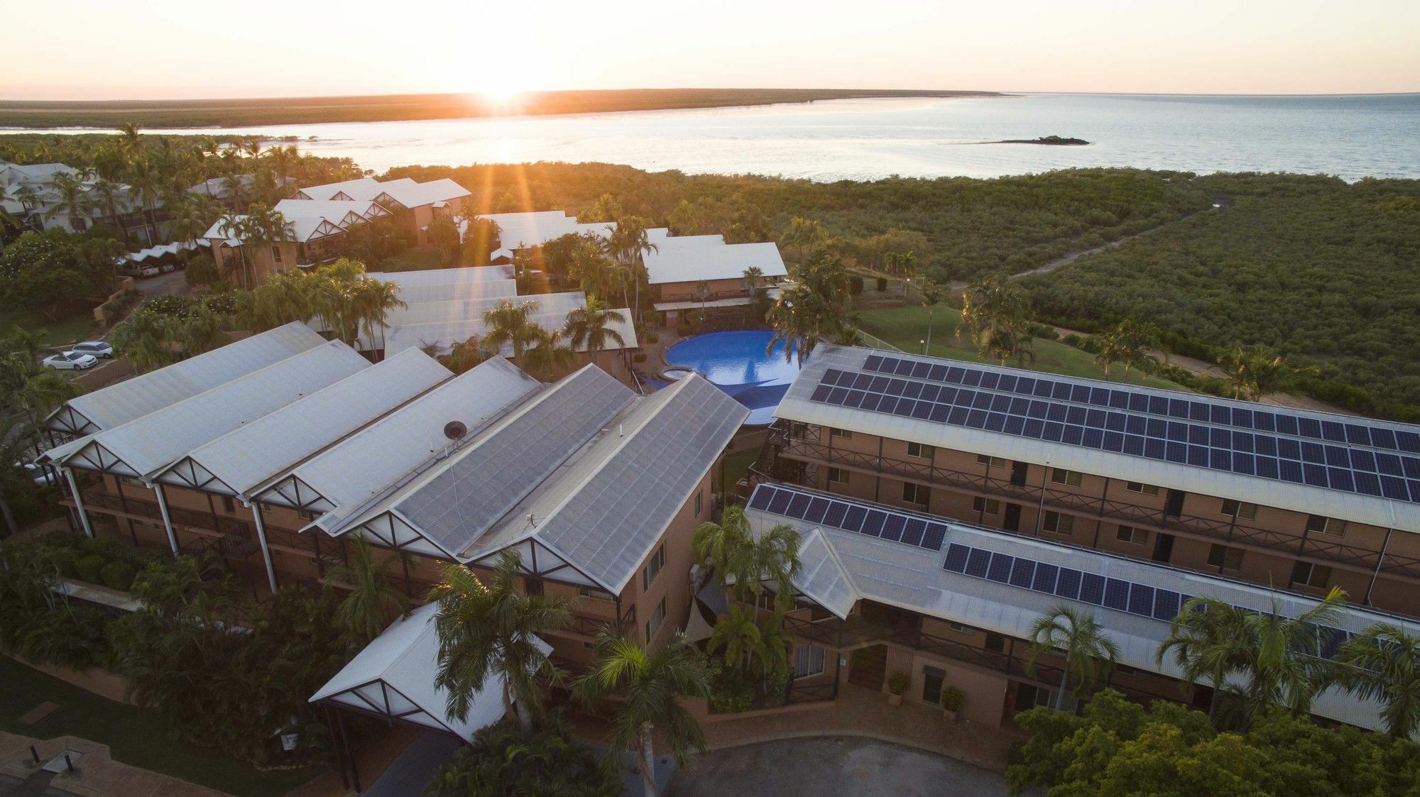 Moonlight Bay Suites Брум Экстерьер фото