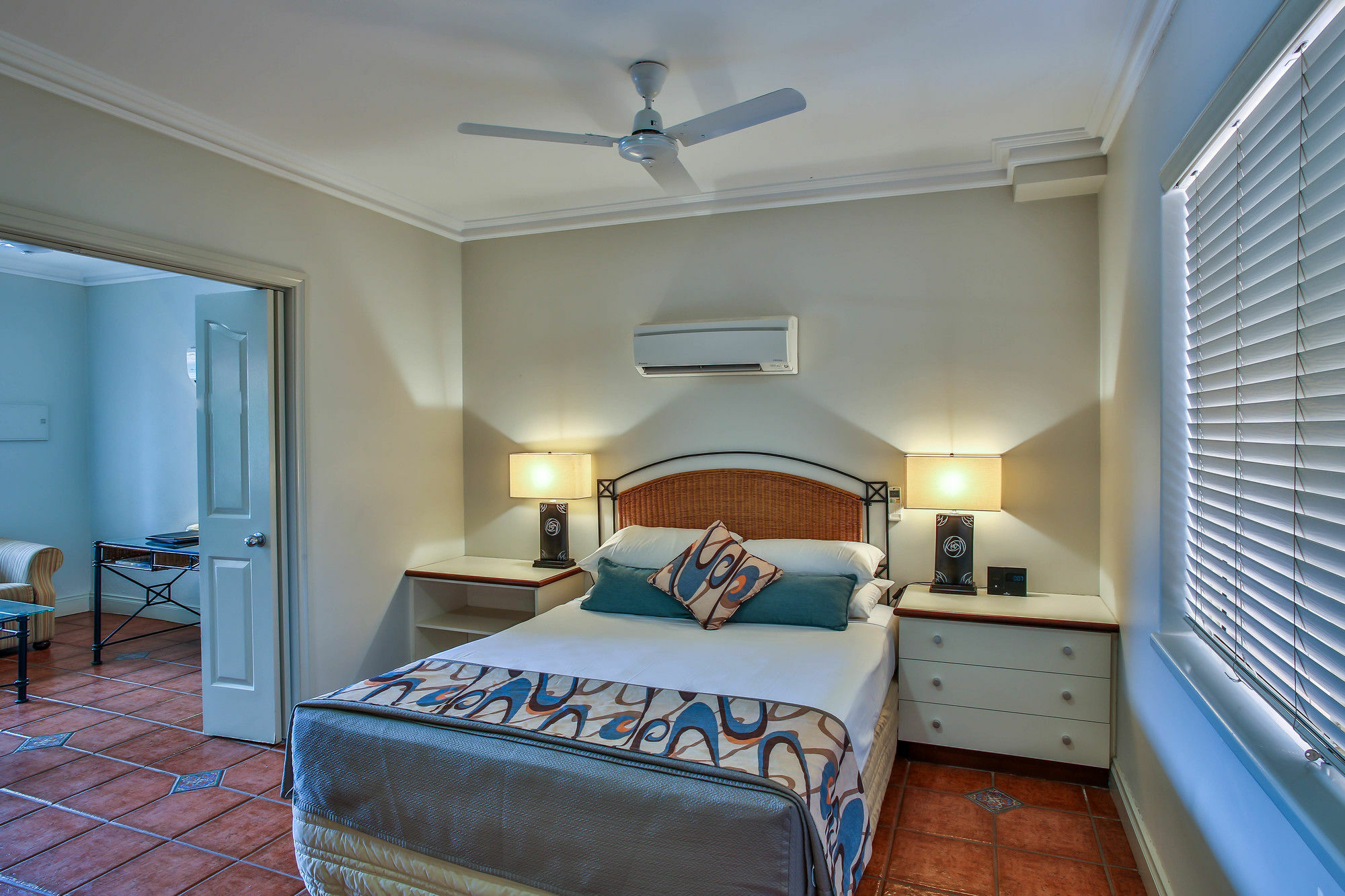 Moonlight Bay Suites Брум Экстерьер фото