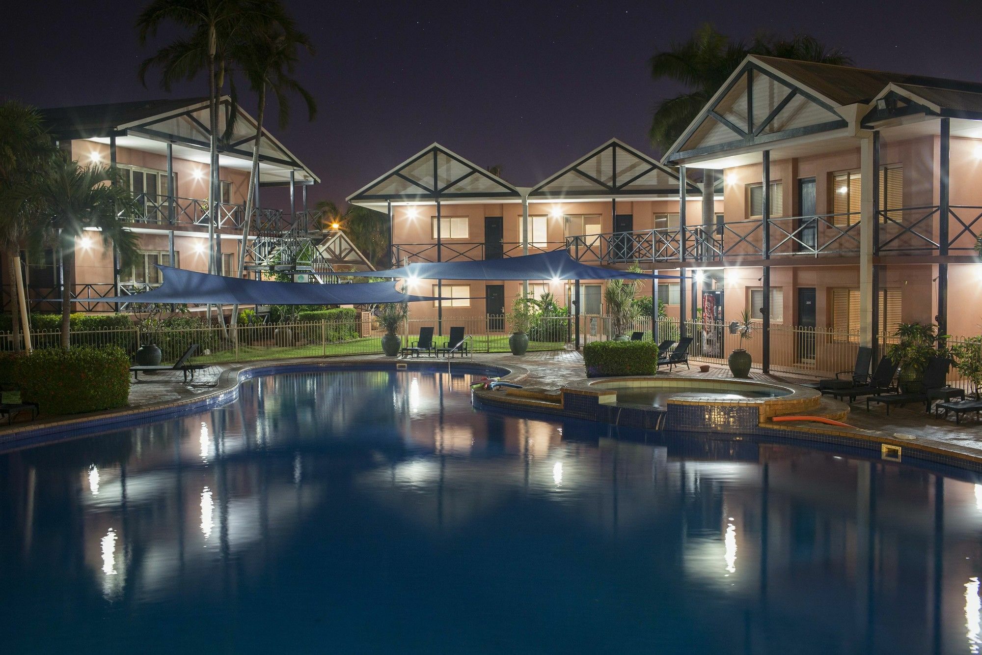 Moonlight Bay Suites Брум Экстерьер фото