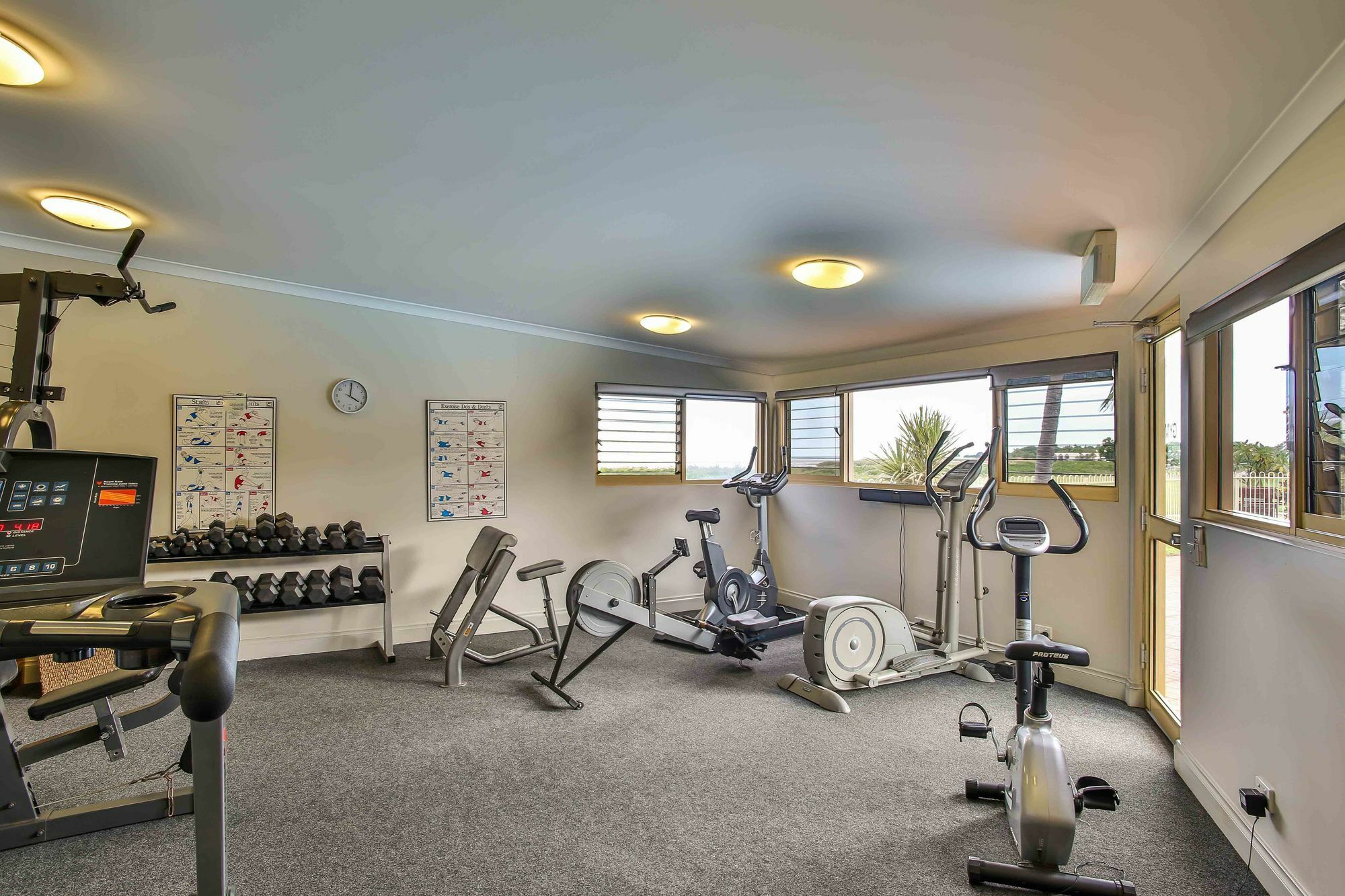 Moonlight Bay Suites Брум Экстерьер фото
