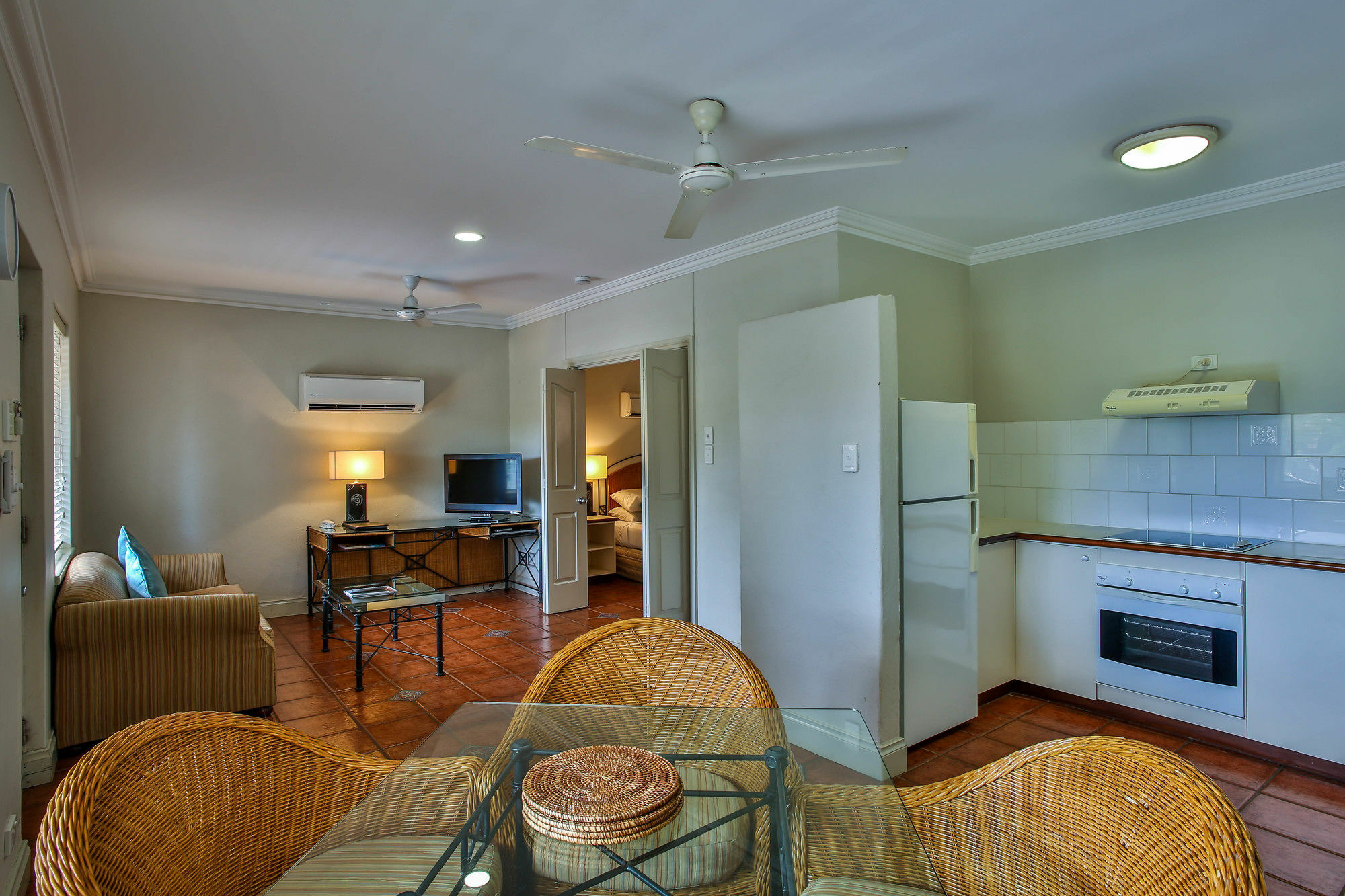 Moonlight Bay Suites Брум Экстерьер фото